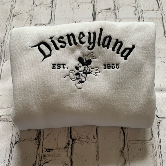 Embroidery Mickey Disneyland Size Large - Picture 1 of 2